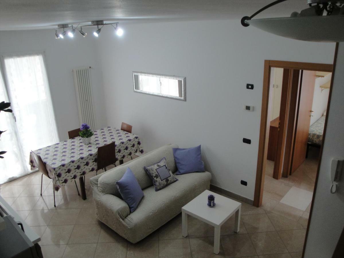 Aloe Beach Apartments, Ombrellone, Parcheggio E Uso Di Biciclette Gratis Римини Екстериор снимка