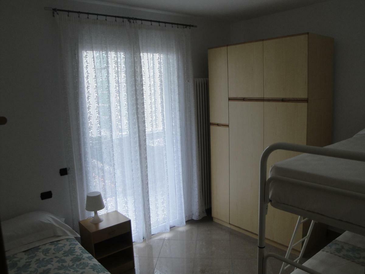 Aloe Beach Apartments, Ombrellone, Parcheggio E Uso Di Biciclette Gratis Римини Екстериор снимка