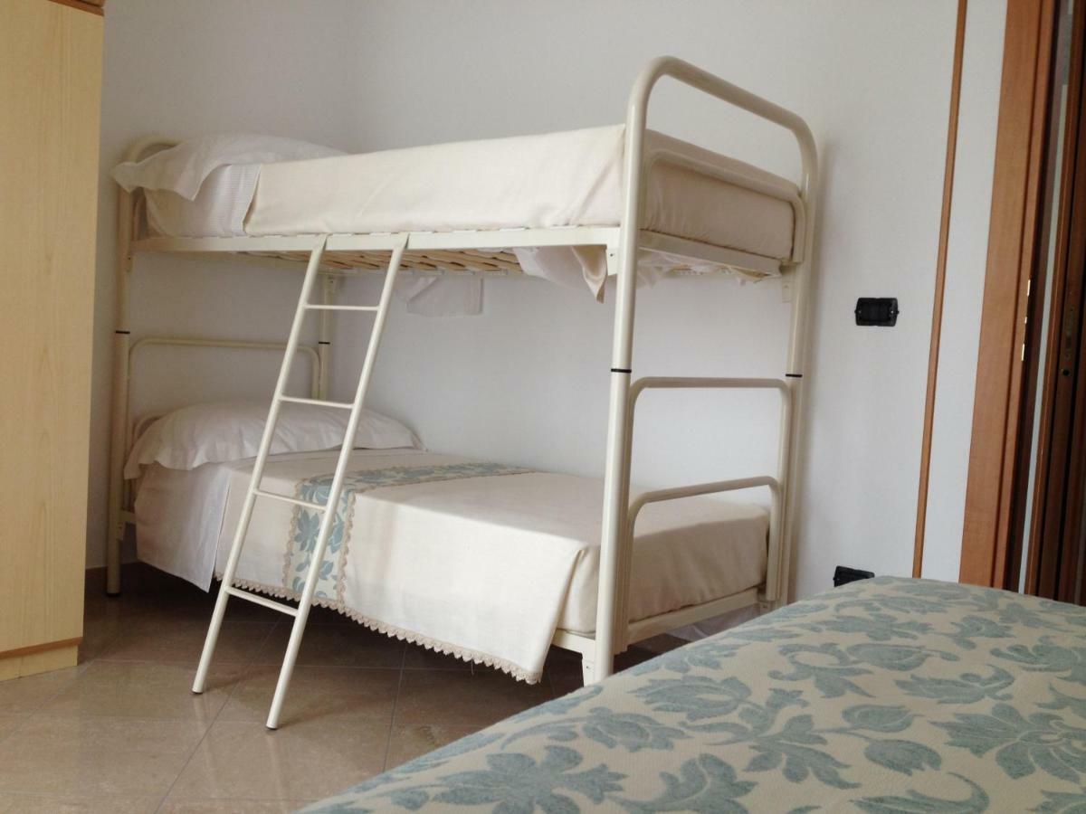Aloe Beach Apartments, Ombrellone, Parcheggio E Uso Di Biciclette Gratis Римини Екстериор снимка
