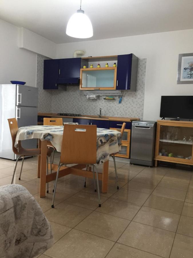 Aloe Beach Apartments, Ombrellone, Parcheggio E Uso Di Biciclette Gratis Римини Екстериор снимка